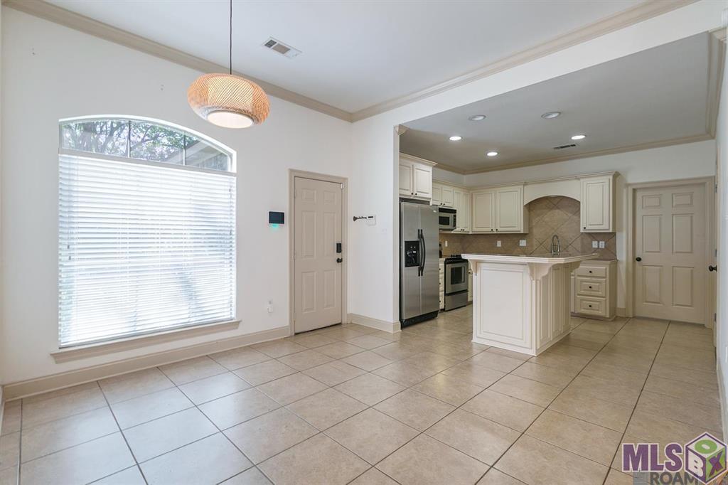 9541 Summer Pointe Avenue Baton Rouge, LA 70810 - Photo 3 of 25