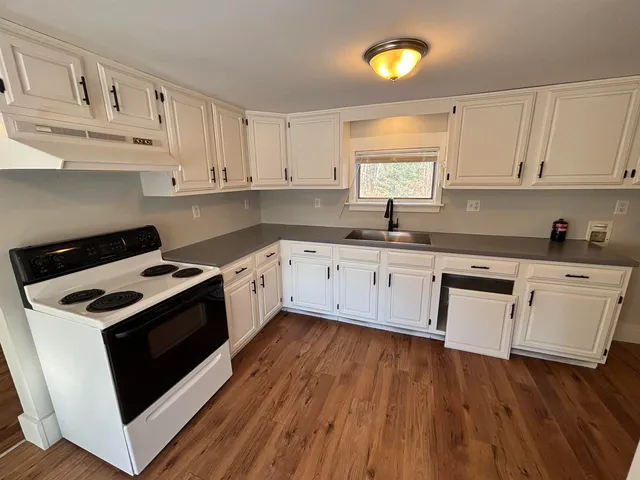 $1,800 | 11 Pearl Lane, Unit 3, Farmington, NH 03835