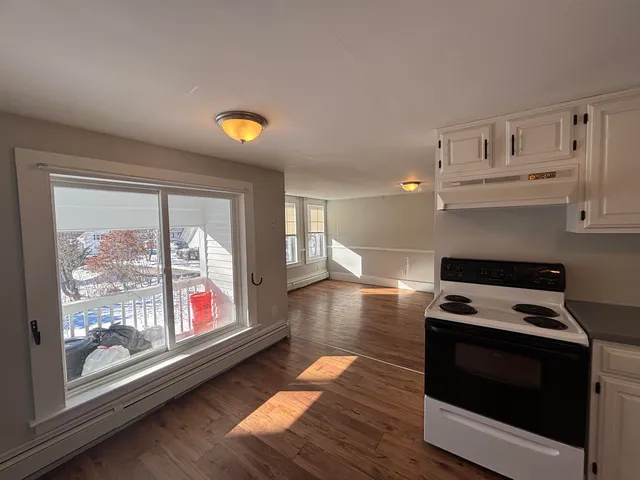 $1,800 | 11 Pearl Lane, Unit 3, Farmington, NH 03835