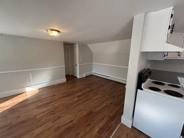 $1,800 | 11 Pearl Lane, Unit 3, Farmington, NH 03835