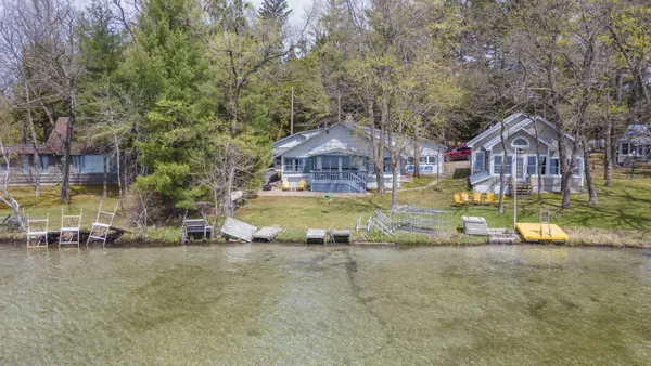 $1,317,500 | N2405 Long Cove Drive, Waupaca, WI 54981