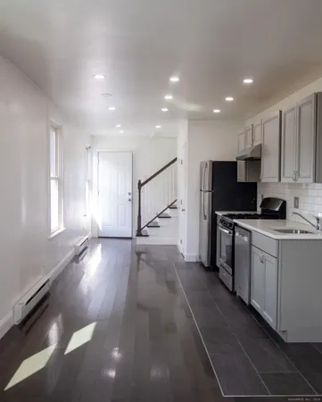 $1,895 | 78 West Street, Unit 2A, New London, CT 06320