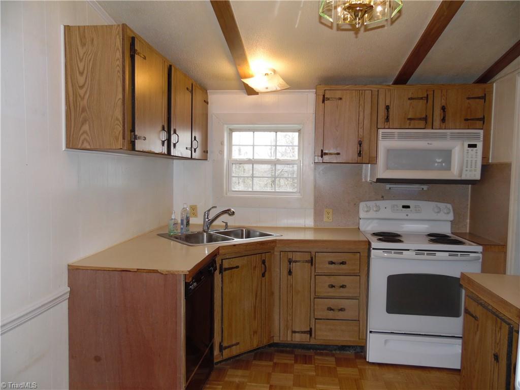 2169 Red Marshall Road Pelham, NC 27311 - Photo 7 of 15