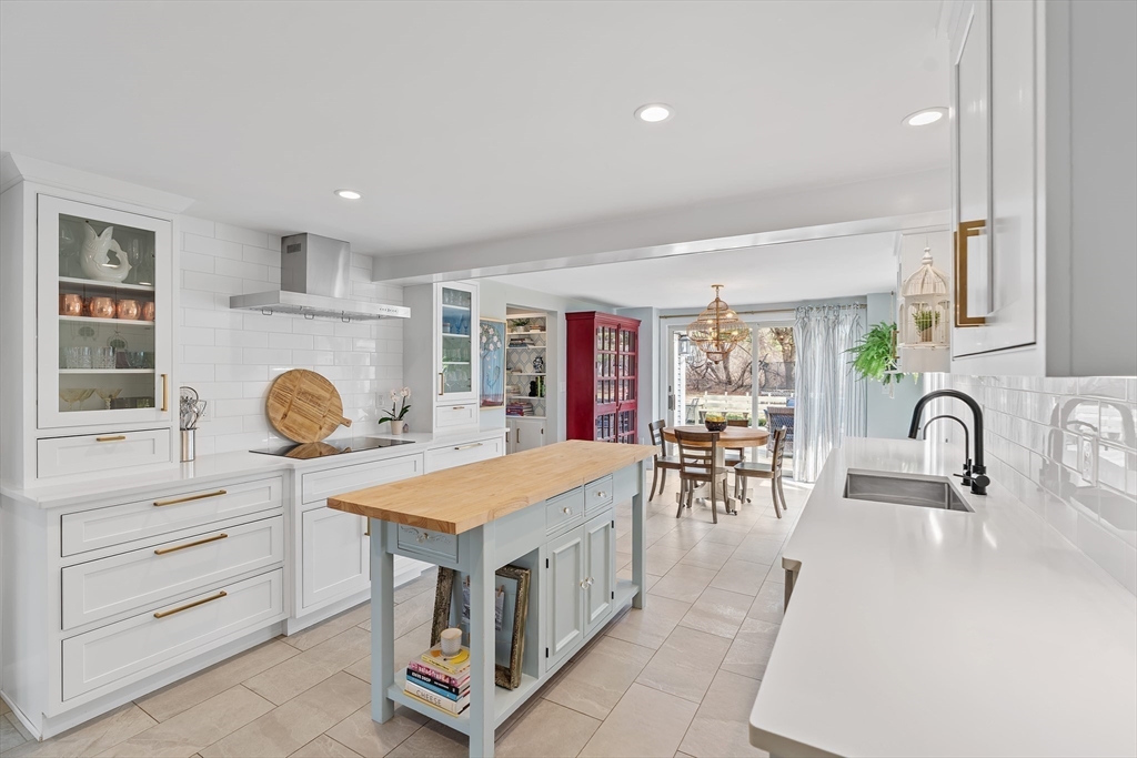 21 Decatur Lane Wayland, MA 01778 - Photo 10 of 27