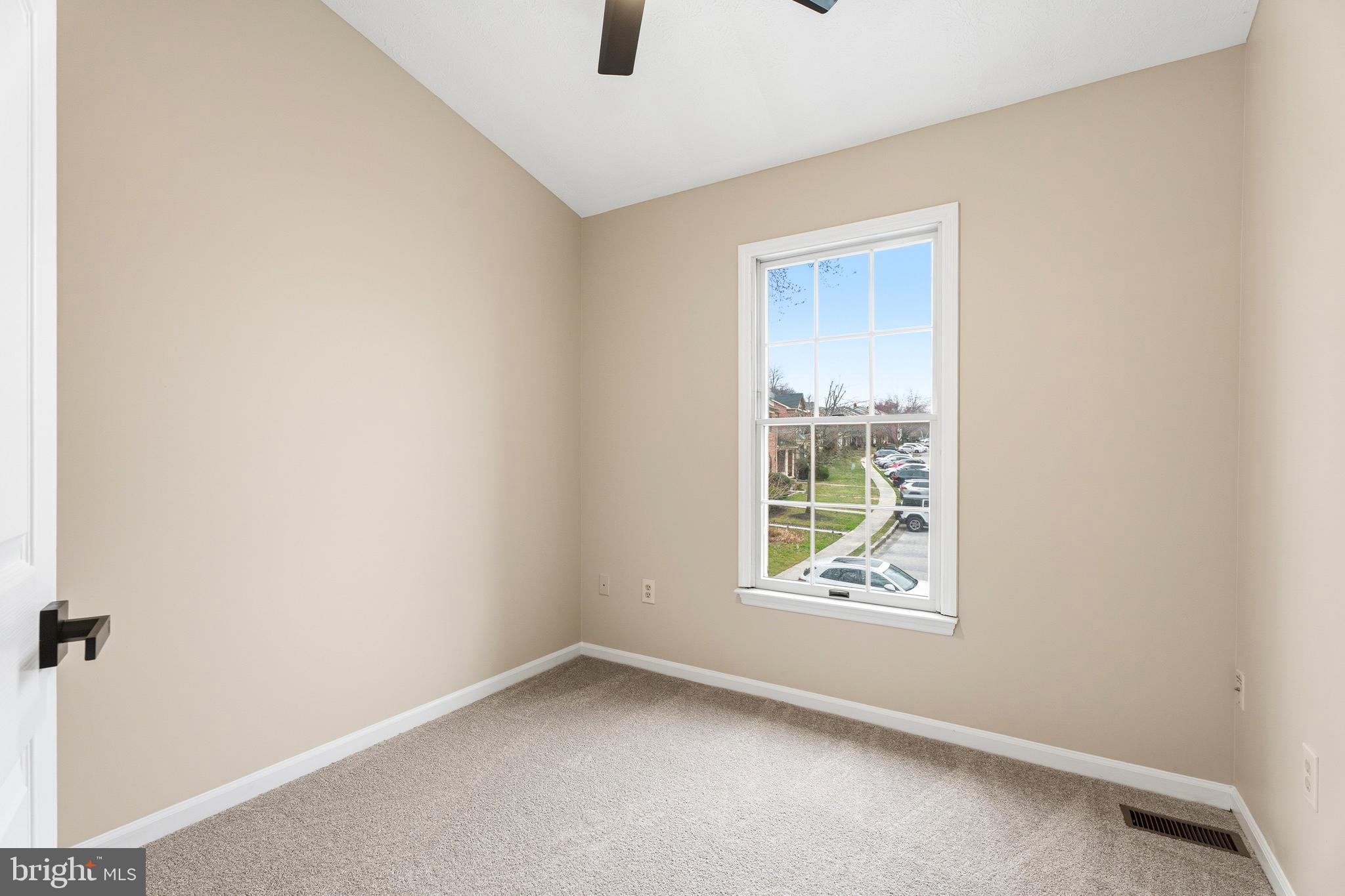 2717 Quarry Heights Way Baltimore, MD 21209 - Photo 41 of 58 an empty room with windows