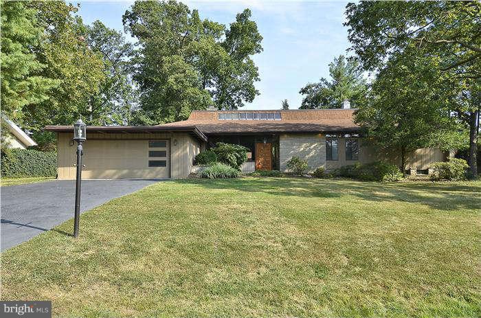 10005 Ormond Road Potomac, MD 20854 - Photo 1 of 29 Exterior (Front)