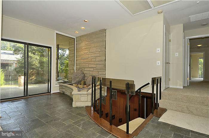 10005 Ormond Road Potomac, MD 20854 - Photo 6 of 29 Interior (General)