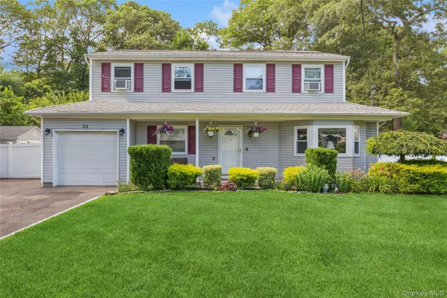 $699,990 | 23 Foxboro Avenue, Farmingville, NY 11738