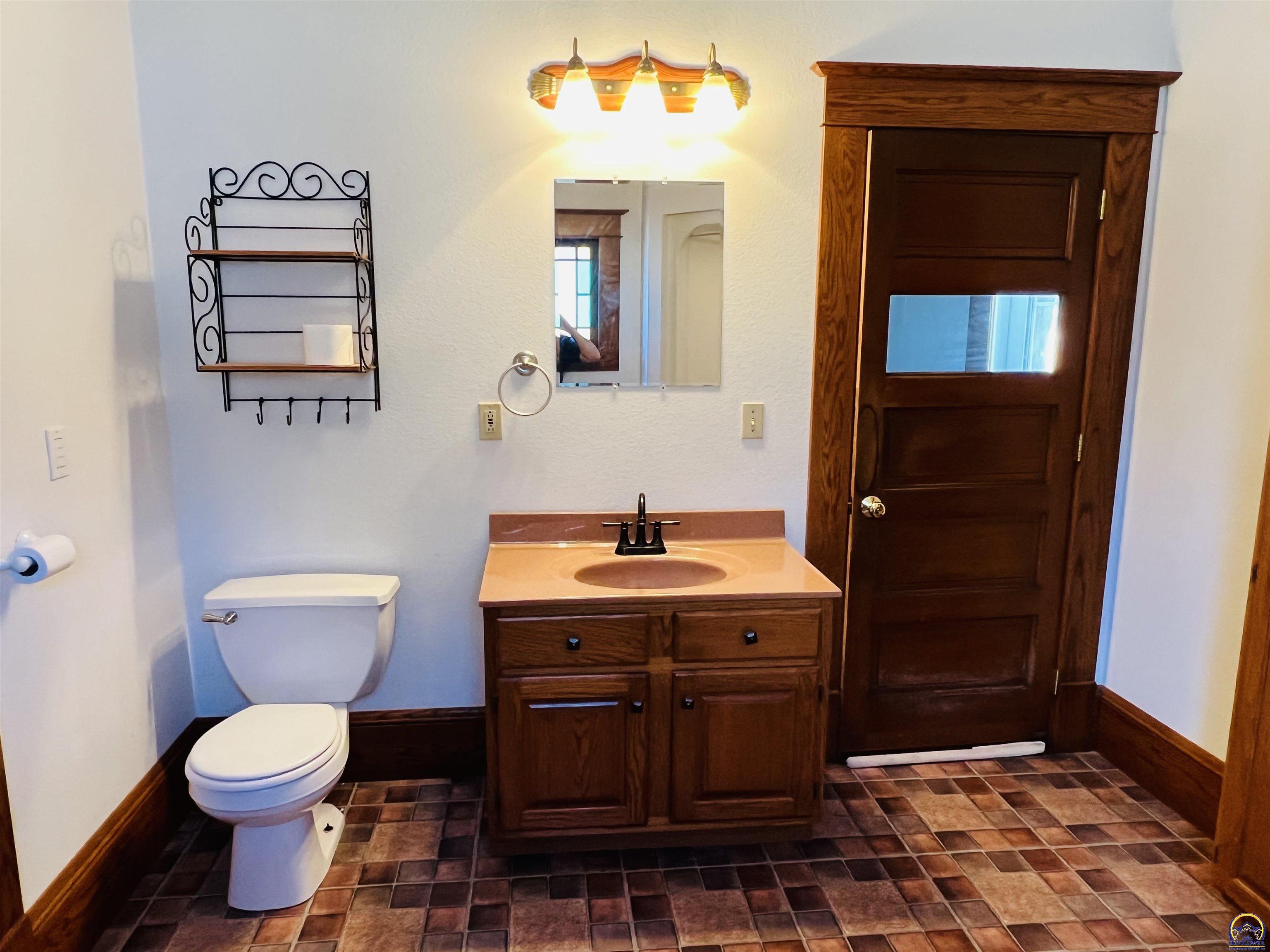 703 Pioneer Street Seneca, KS 66538 - Photo 15 of 40