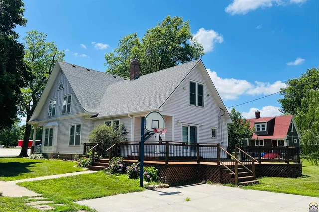 $235,000 | 703 Pioneer Street, Seneca, KS 66538