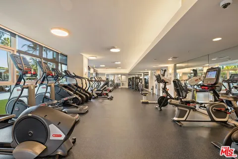$899,000 | 13700 Marina Pointe Drive, Unit 314, Marina del Rey, CA 90292