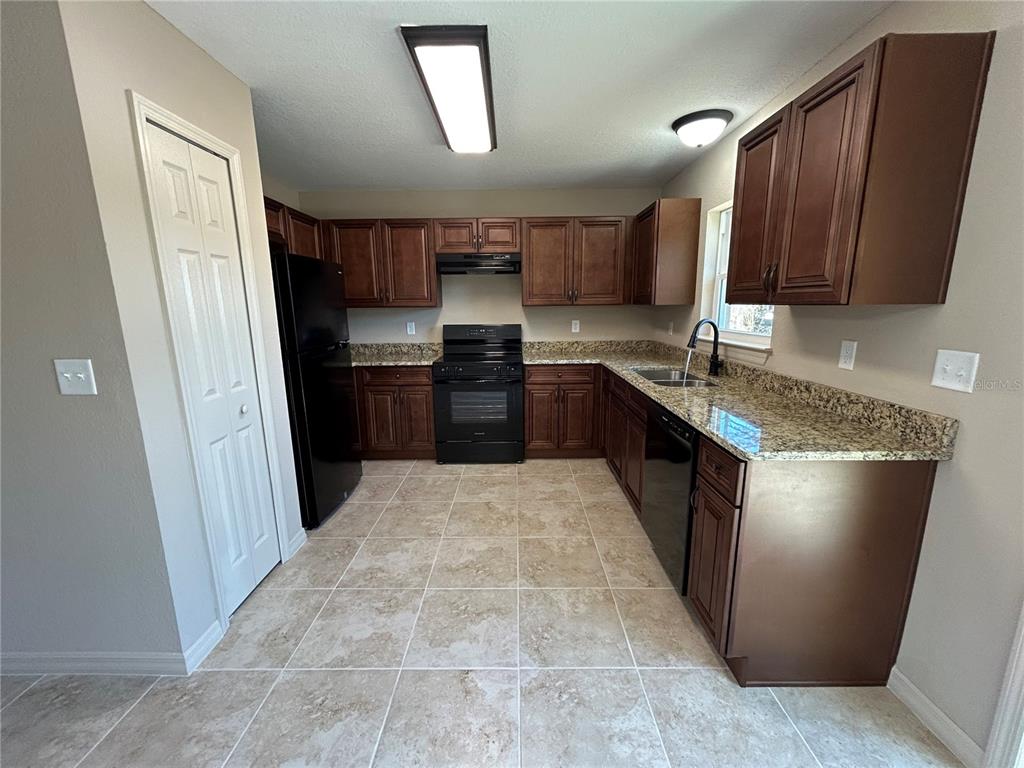 12809 Southwest 83rd Terrace Ocala, FL 34473 - Photo 11 of 28