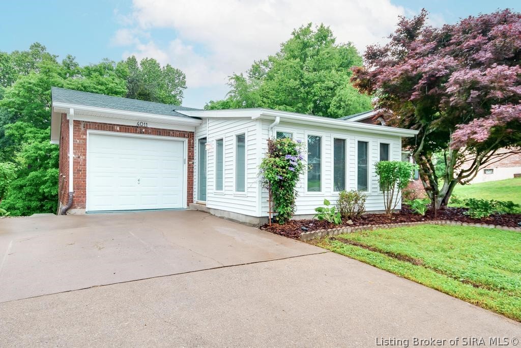 4011 Hunters Trail Floyds Knobs, IN 47119 - Photo 3 of 79