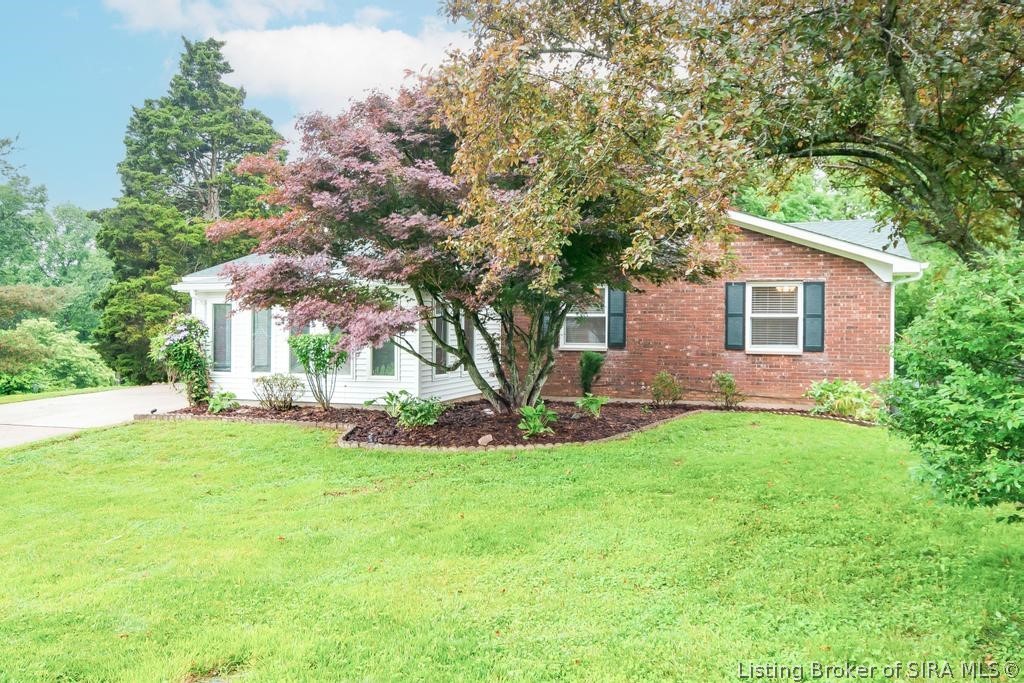 4011 Hunters Trail Floyds Knobs, IN 47119 - Photo 5 of 79