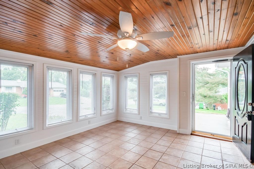 4011 Hunters Trail Floyds Knobs, IN 47119 - Photo 7 of 79