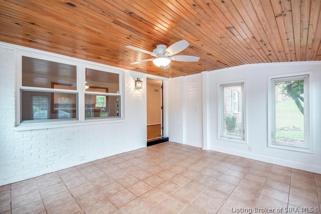 4011 Hunters Trail Floyds Knobs, IN 47119 - Photo 9 of 79