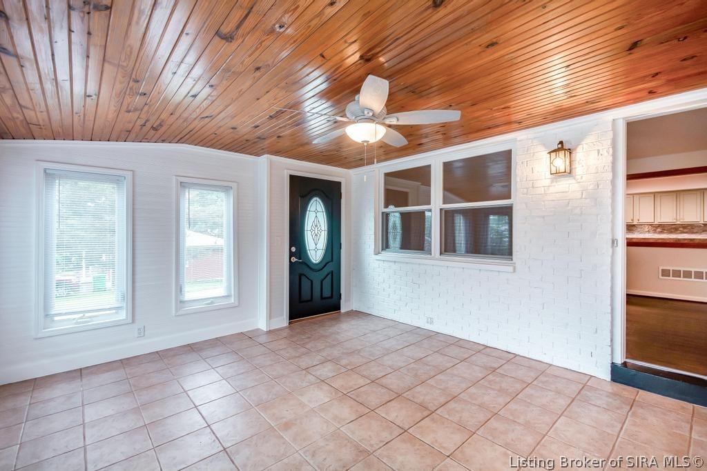 4011 Hunters Trail Floyds Knobs, IN 47119 - Photo 10 of 79