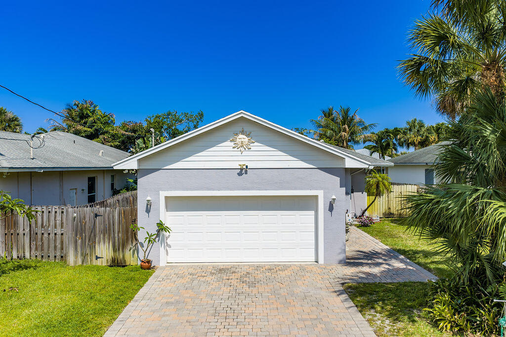 17664 Cinquez Park Road West Jupiter, FL 33458 - Photo 1 of 24 17664CinquezParkRdW-12