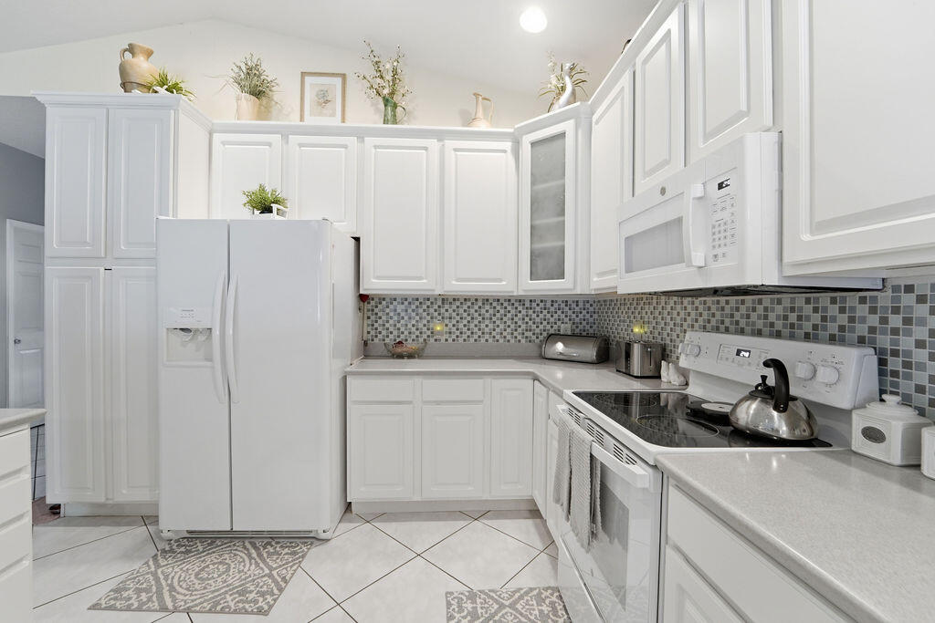 17664 Cinquez Park Road West Jupiter, FL 33458 - Photo 5 of 24 042926-264