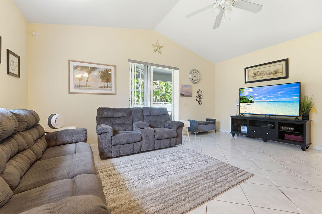 17664 Cinquez Park Road West Jupiter, FL 33458 - Photo 9 of 24 042926-179