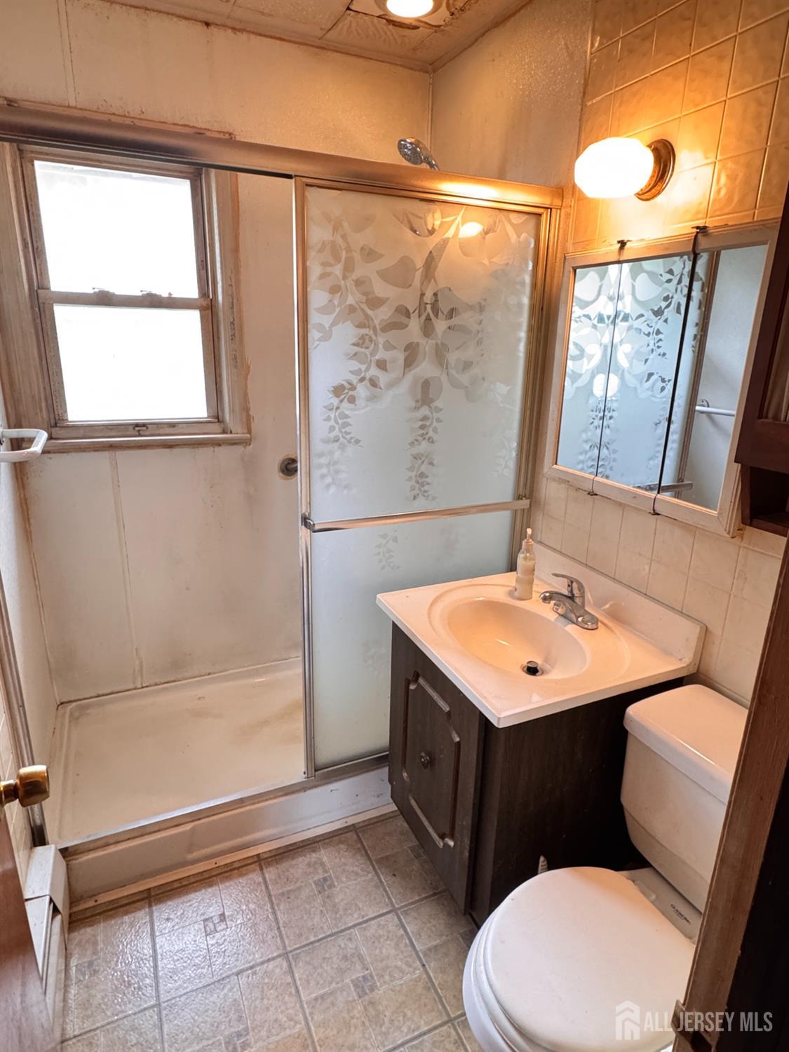 554 Ridgeway Avenue Sayreville, NJ 08879 - Photo 9 of 42
