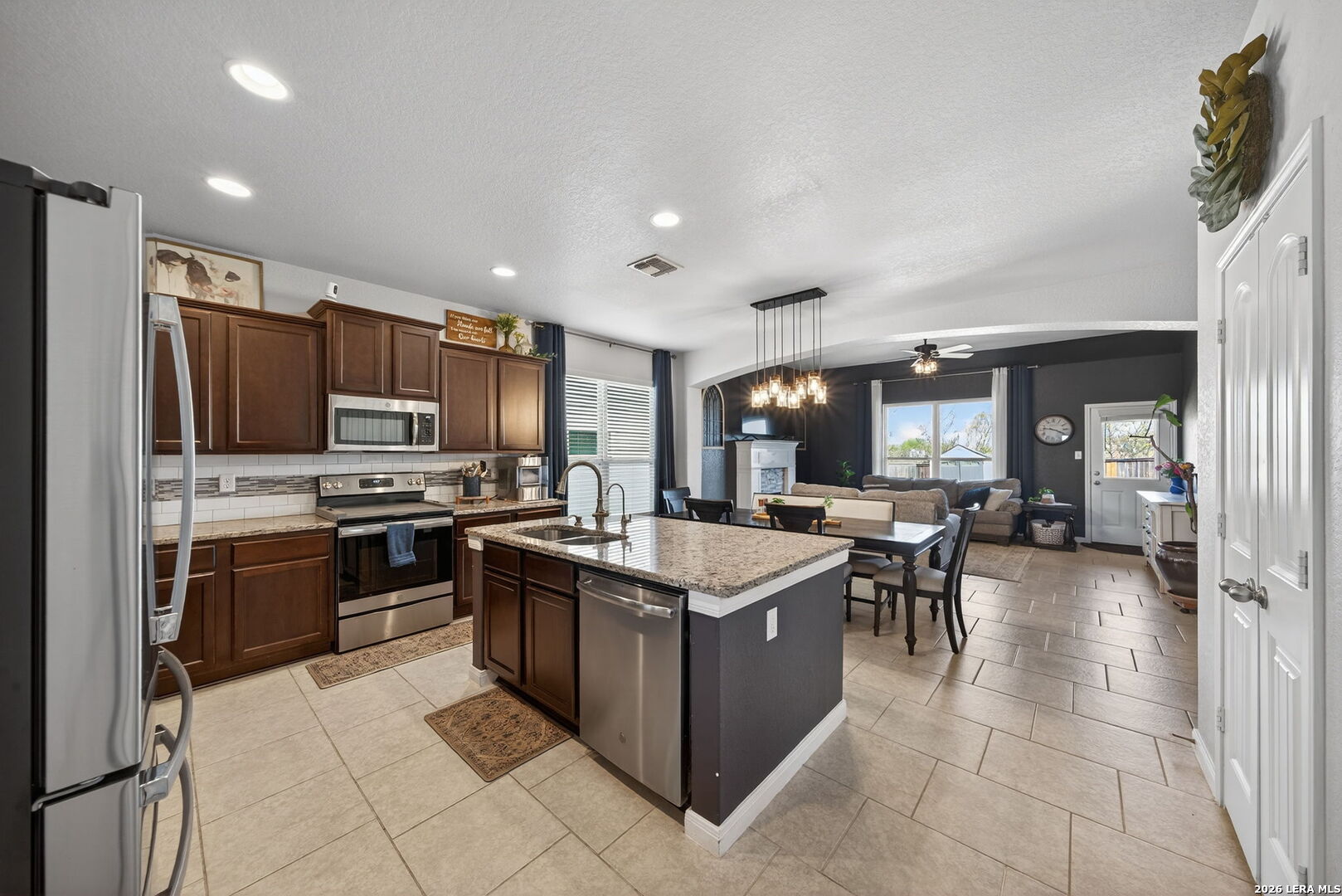 10319 Barbeque Bay Converse, TX 78109 - Photo 15 of 35