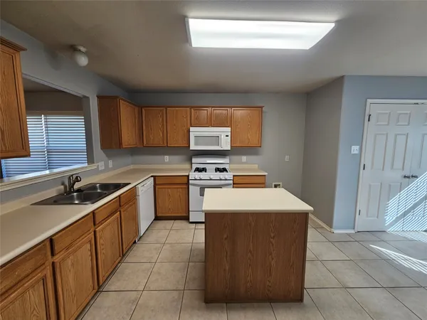 $1,795 | 201 Bluebonnet Trail, Leander, TX 78641