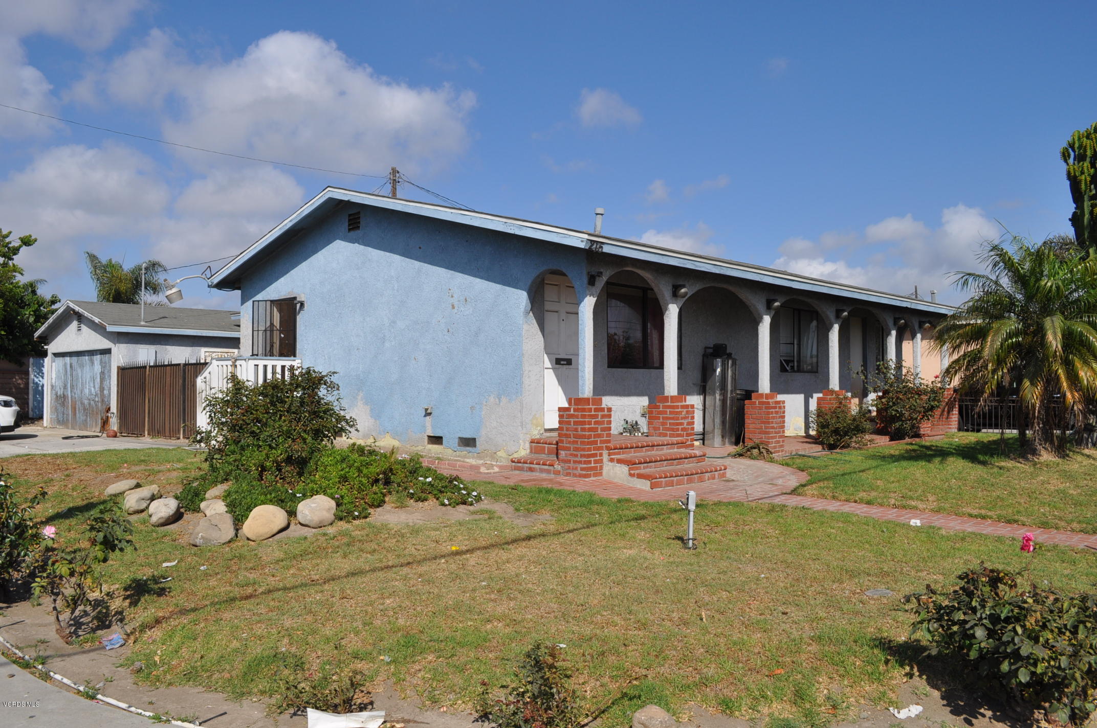 215 East Pleasant Valley Road Oxnard, CA 93033 - Photo 1 of 6 1