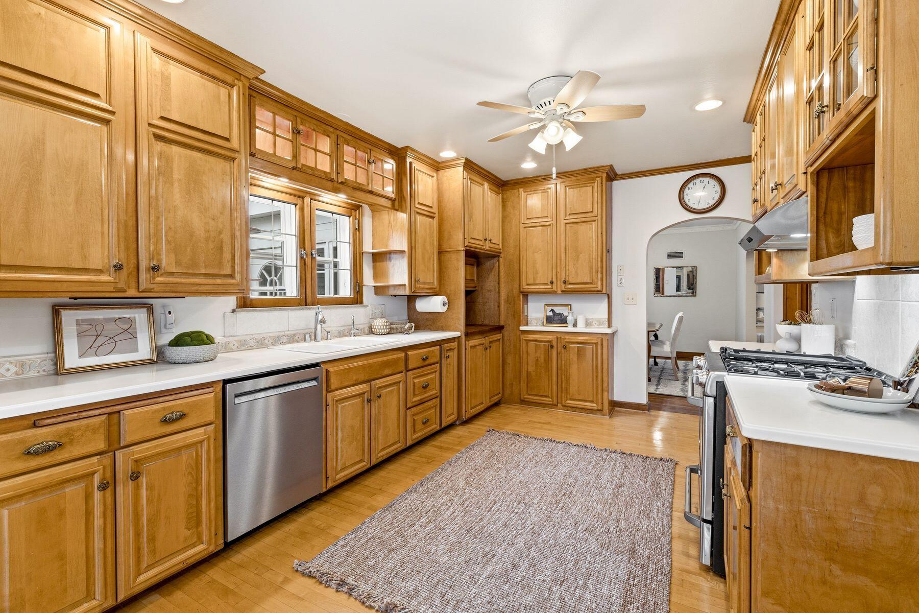 1350 Blue Ridge Boulevard Elm Grove, WI 53122 - Photo 11 of 35 Spacious Kitchen