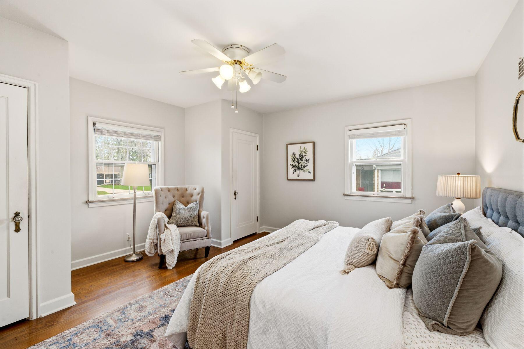 1350 Blue Ridge Boulevard Elm Grove, WI 53122 - Photo 14 of 35 Primary - Main Floor