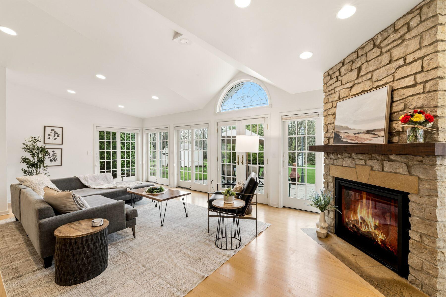 1350 Blue Ridge Boulevard Elm Grove, WI 53122 - Photo 3 of 35 Added about 10 years ago