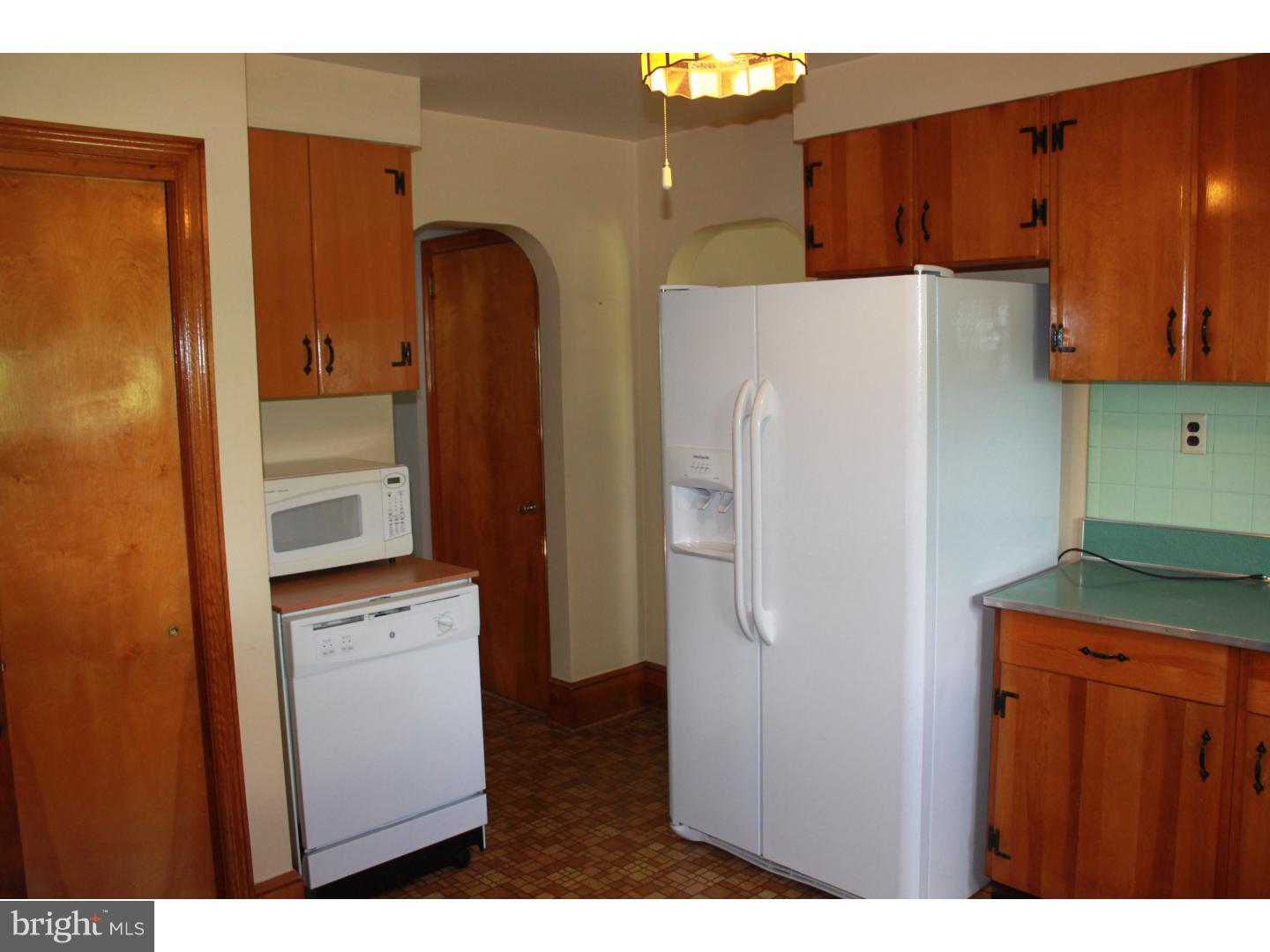 308 Brownbacks Church Road Spring City, PA 19475 - Photo 10 of 21 Kitchen