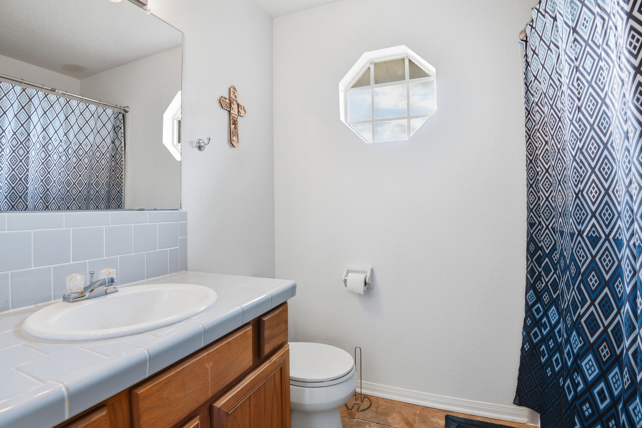 3625 County Road 36 Angleton, TX 77515 - Photo 12 of 25 Bathroom