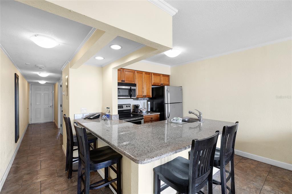 Undisclosed Address Tampa, FL 33607 - Photo 8 of 40 a dining room with furniture and window