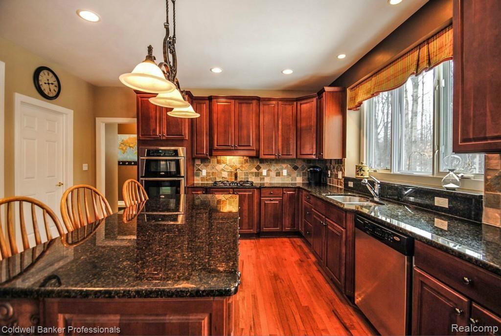 7558 Timber Ridge Court Dexter, MI 48130 - Photo 11 of 50 MLS10_kitchen2.jpg