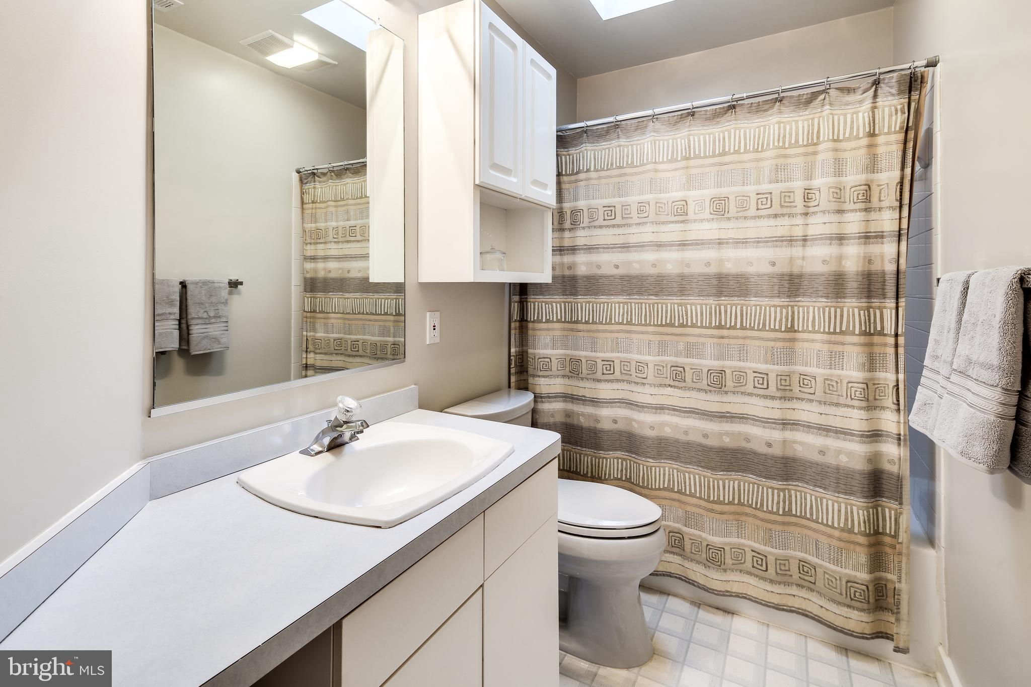 17532 Country View Way Mount Airy, MD 21771 - Photo 35 of 68 BATH