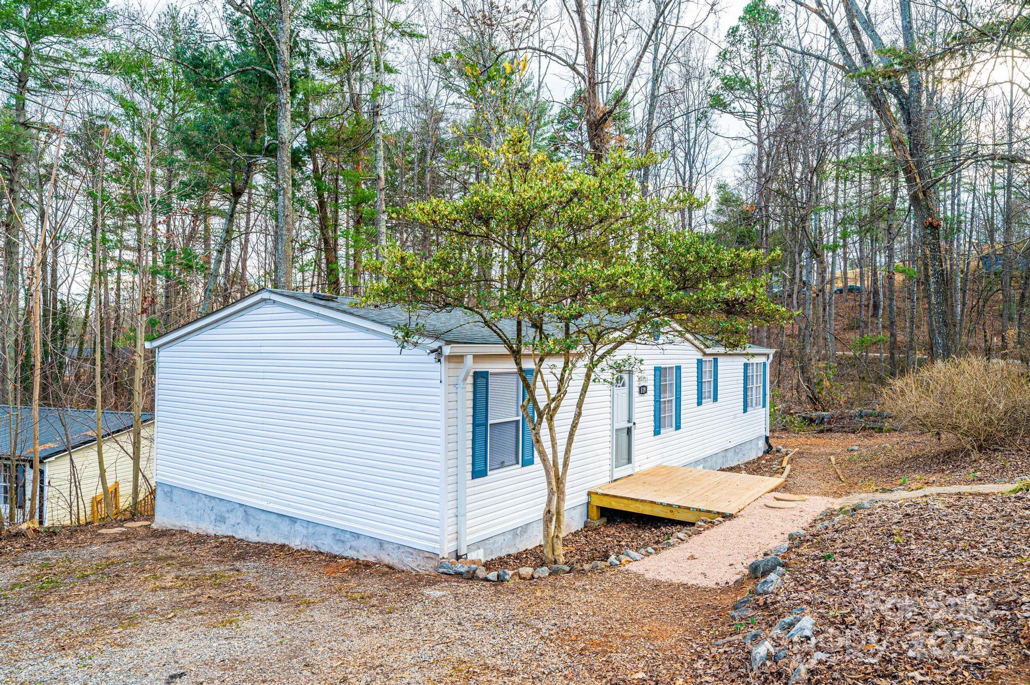 519 Ridgeway Place Southwest Lenoir, NC 28645 - Photo 2 of 18