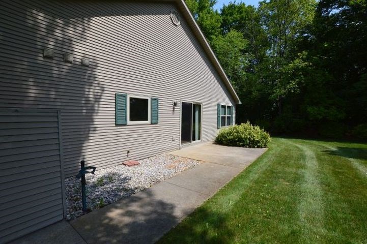 1304 Terra Road Traverse City, MI 49686 - Photo 14 of 48 1865002-13.JPG