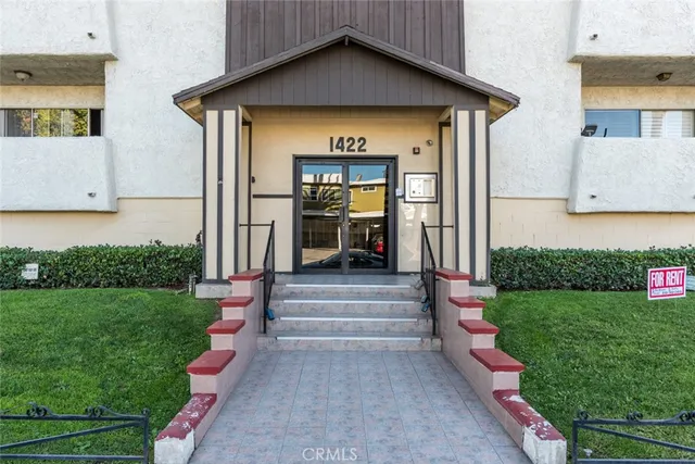 $499,000 | 1422 Rock Glen Avenue, Unit 210, Glendale, CA 91205