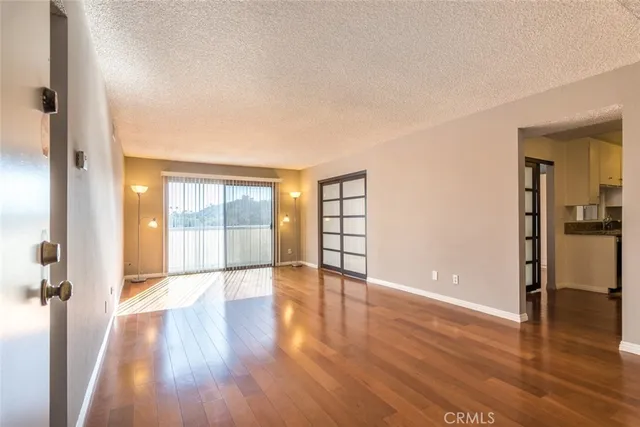 $499,000 | 1422 Rock Glen Avenue, Unit 210, Glendale, CA 91205