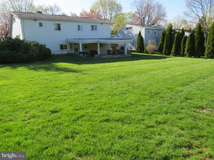 717 Chapel Road Glenside, PA 19038 - Photo 5 of 25 Exterior Back