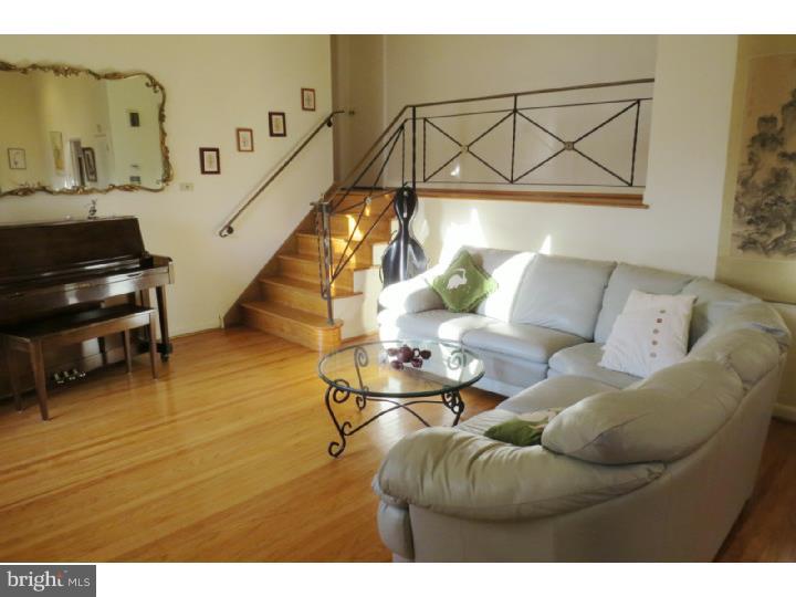 717 Chapel Road Glenside, PA 19038 - Photo 6 of 25 Living Room