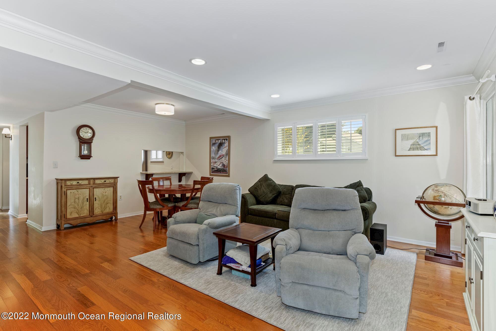 43 Locust Way Spring Lake Heights, NJ 07762 - Photo 12 of 32 013_43_LOCUST_WAY_379956_712530