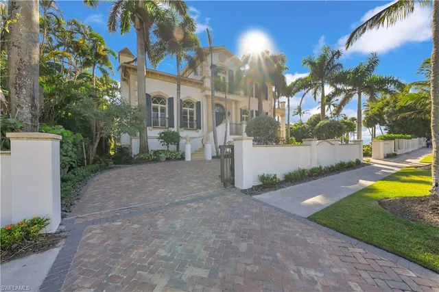 $12,999,999 | 40 5th Avenue South, Naples, FL 34102