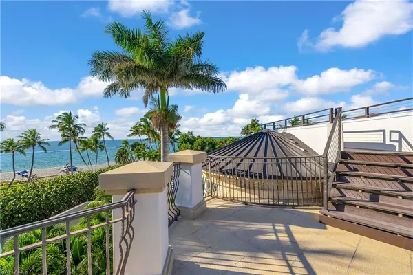 $12,750,000 | 40 5th Avenue South, Naples, FL 34102