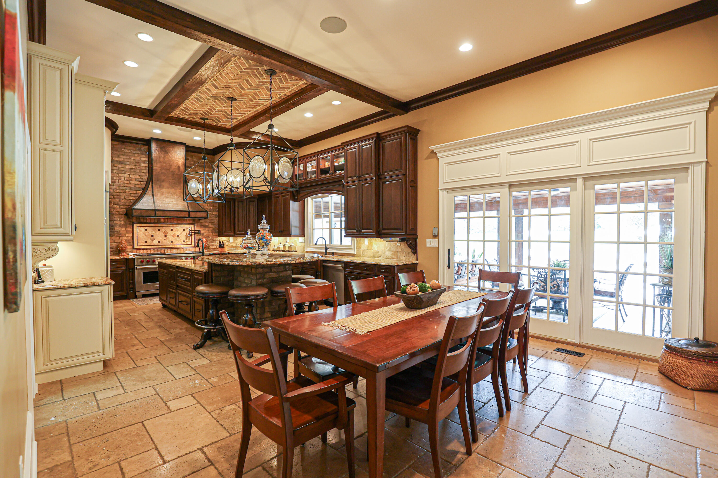 4001 Clinton Road Paducah, KY 42001 - Photo 20 of 56 Kitchen Dining Area