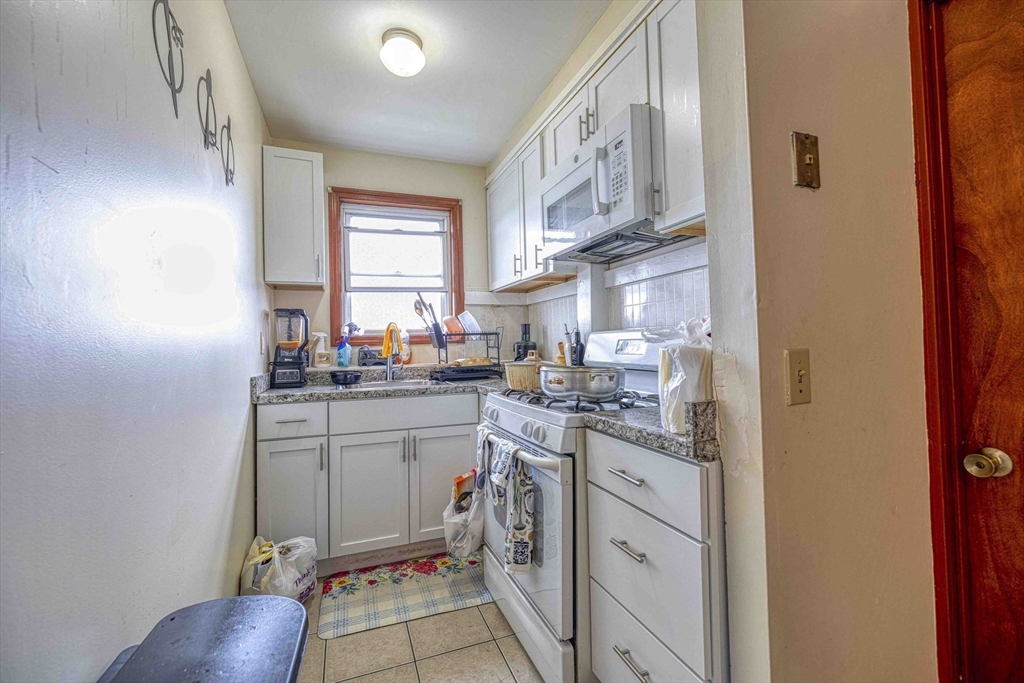 47 Mulberry Street Fall River, MA 02721 - Photo 22 of 38