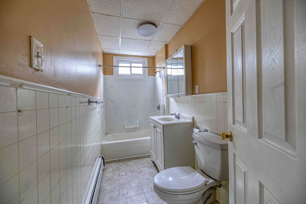 47 Mulberry Street Fall River, MA 02721 - Photo 8 of 38