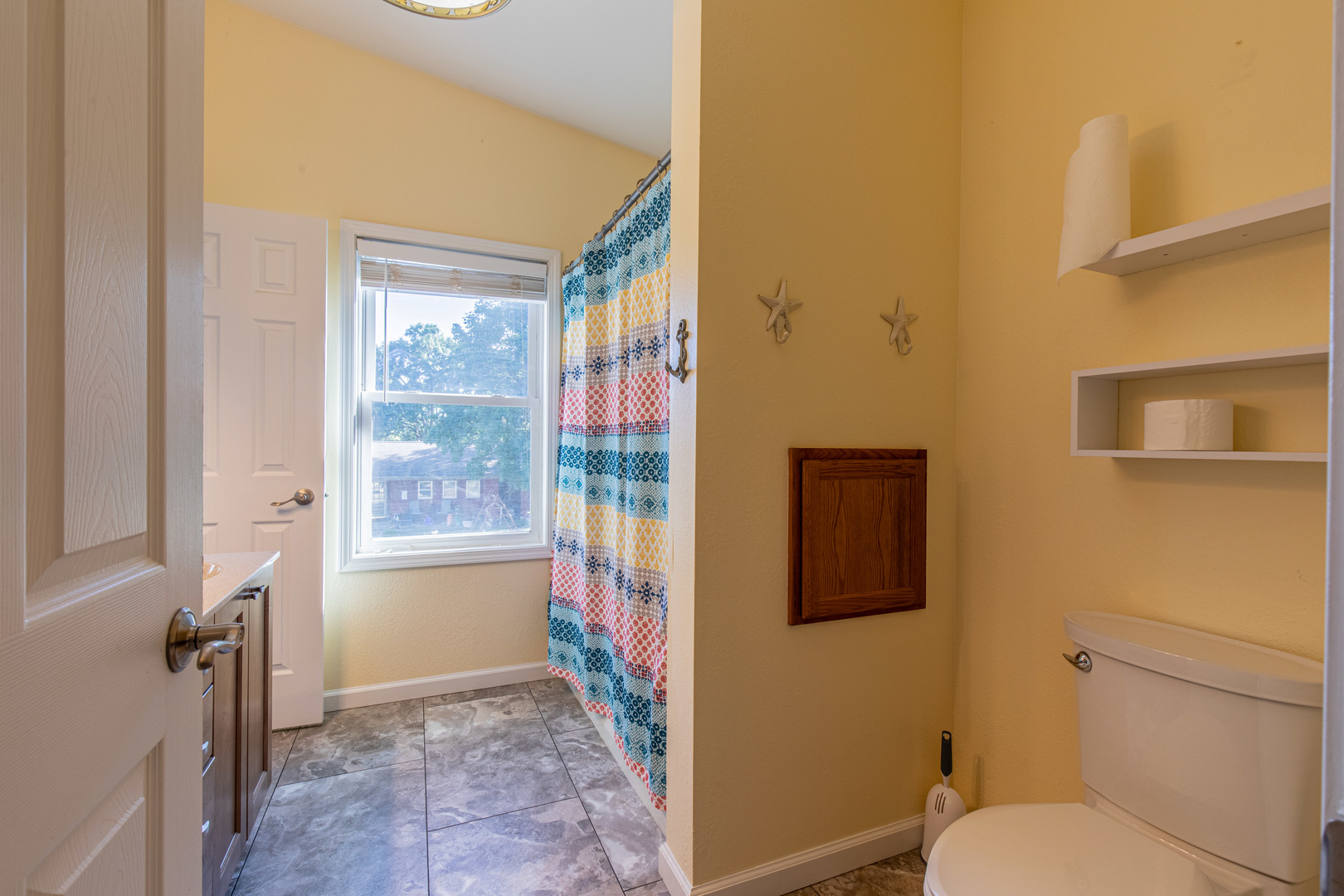 1106 Beech Drive Dixon, IL 61021 - Photo 11 of 32 a bathroom with a toilet sink and tub