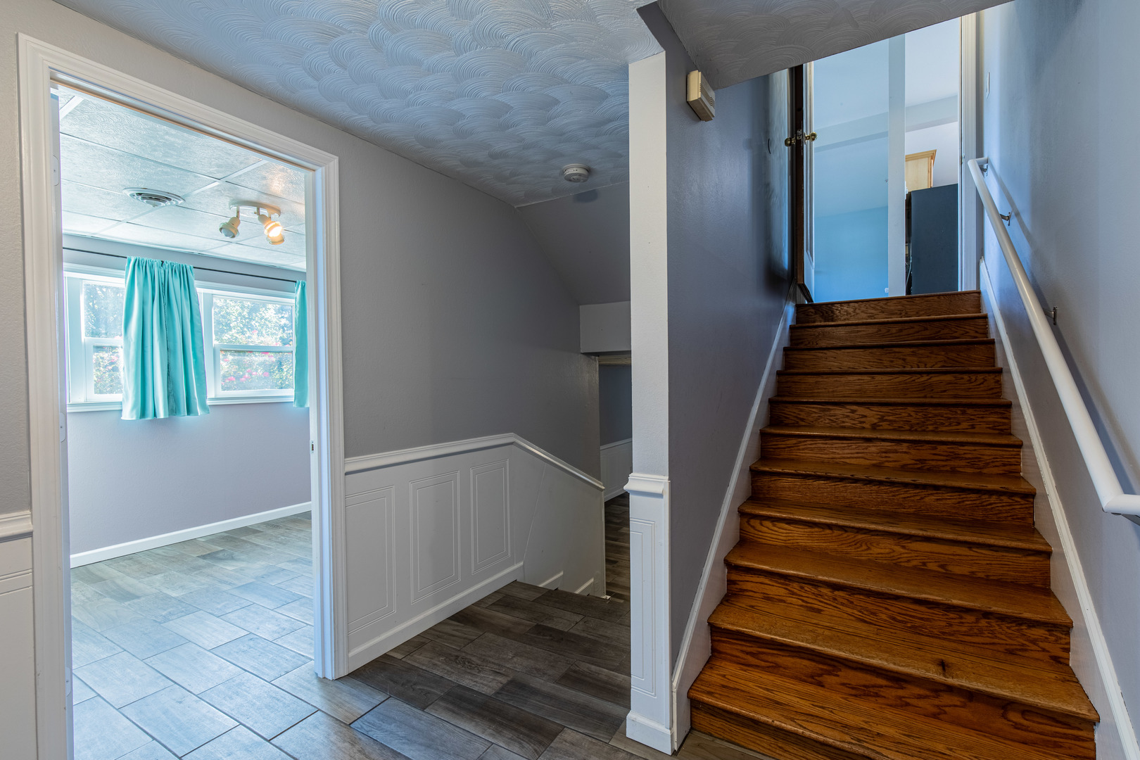 1106 Beech Drive Dixon, IL 61021 - Photo 19 of 32 a view of an entryway